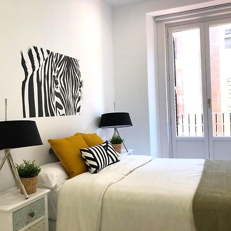 Apartamento De Diseno En Plaza Mayor Madrid Luaran gambar