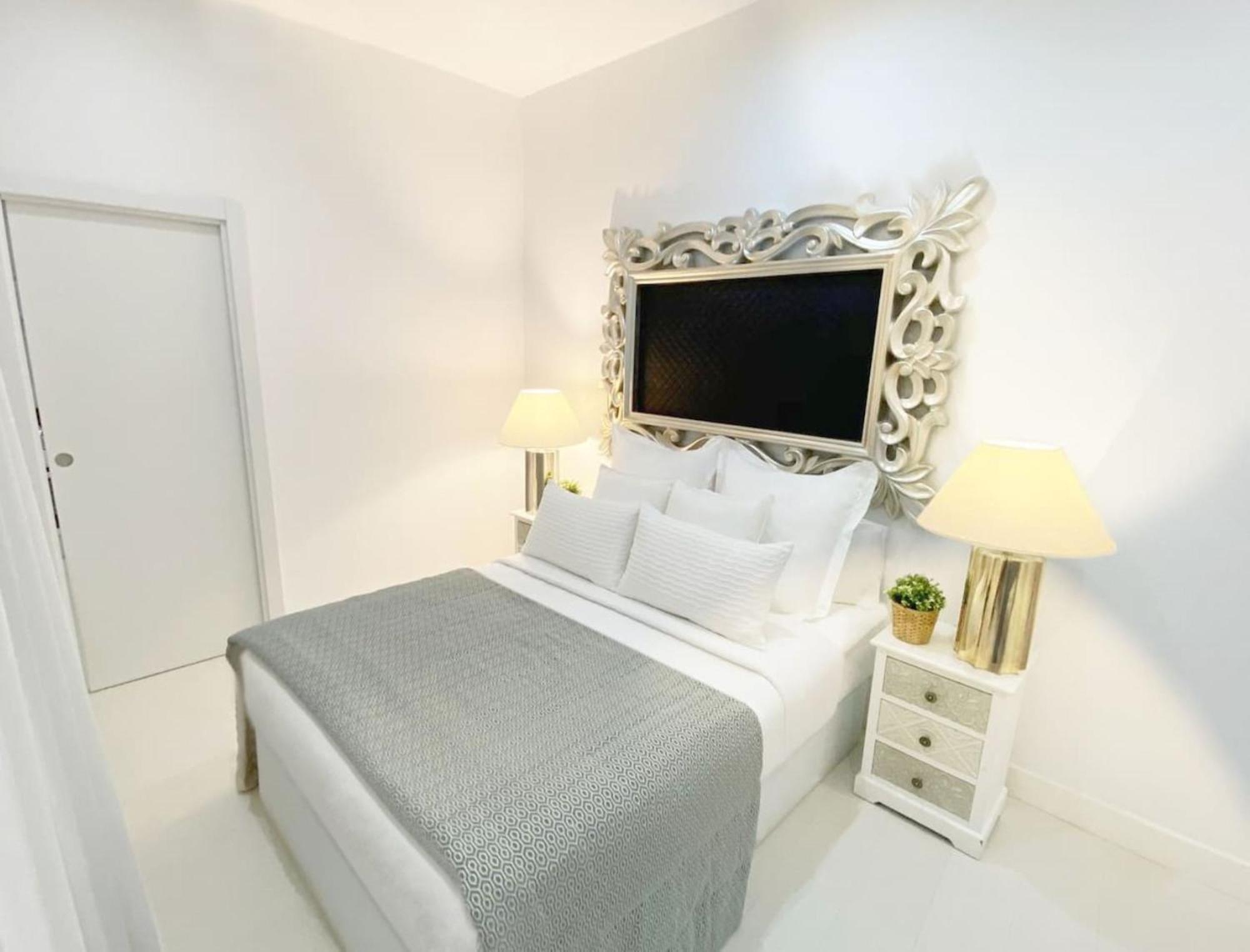 Apartamento De Diseno En Plaza Mayor Madrid Luaran gambar