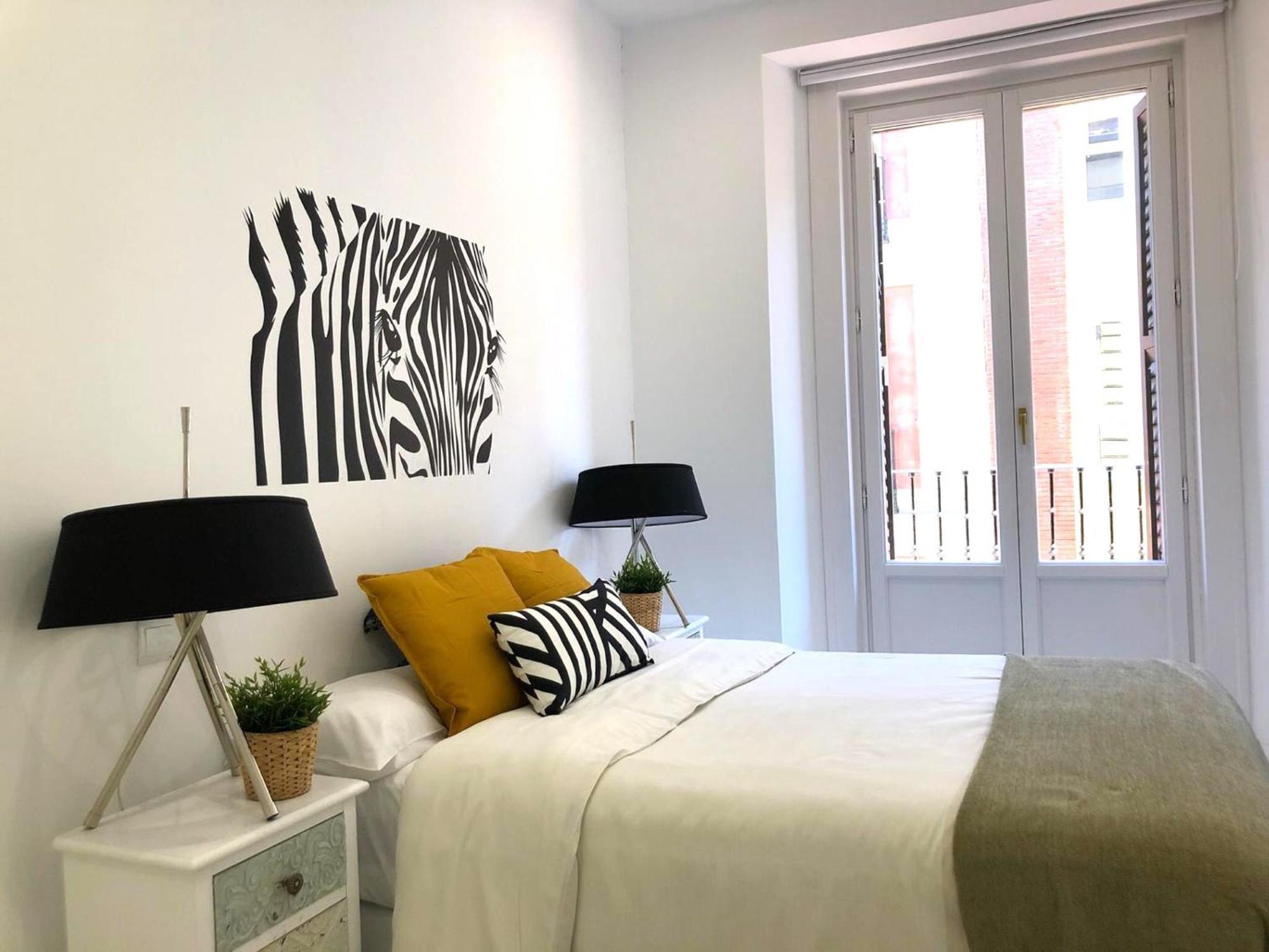 Apartamento De Diseno En Plaza Mayor Madrid Luaran gambar