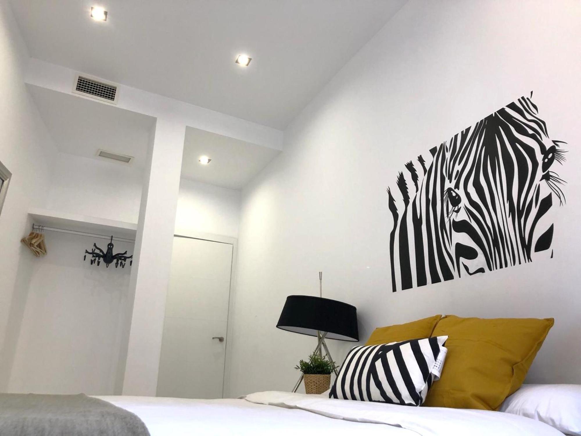 Apartamento De Diseno En Plaza Mayor Madrid Luaran gambar
